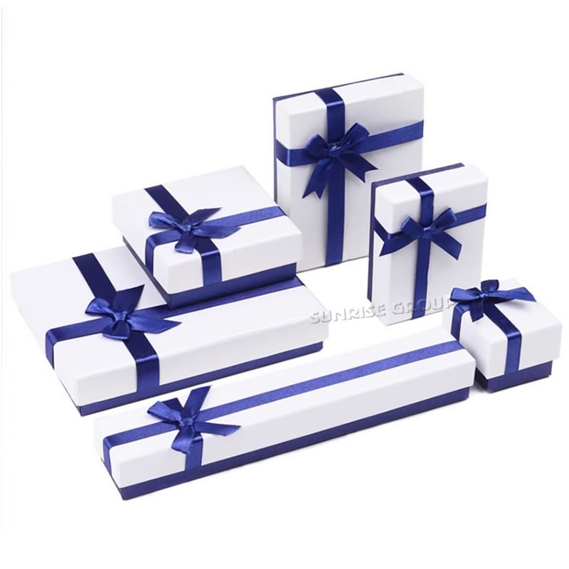 Индивидуальная картонная коробка для подарков