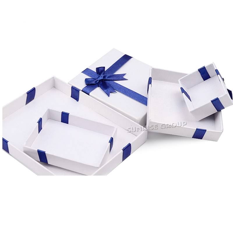 Индивидуальная картонная коробка для подарков