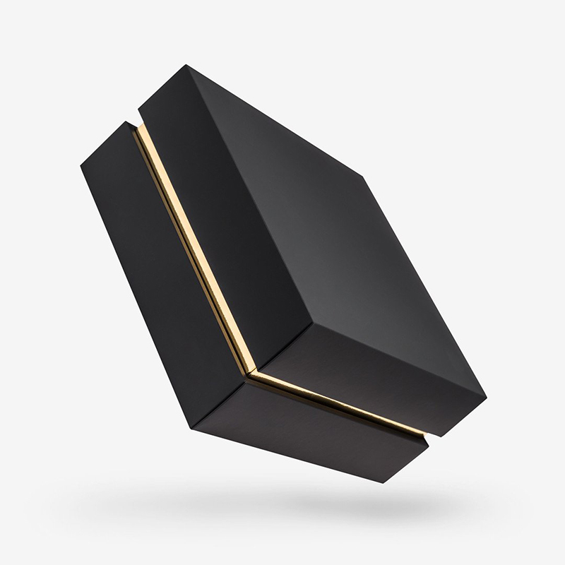 Индивидуальный дизайн из переработанного черного картона, упаковка подарочные коробки с лентой