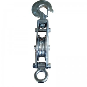 Близкий блок из нержавеющей стали с крюком