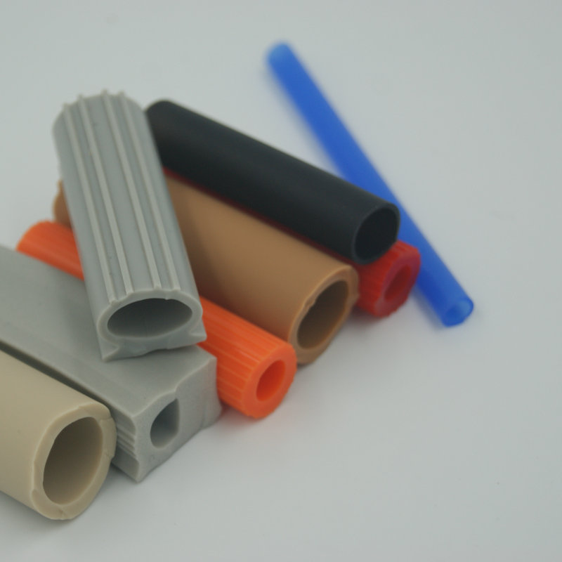 Части резиновой трубки силиконовой резины изготовленной на заказ прессформы промышленного резиновые для машин