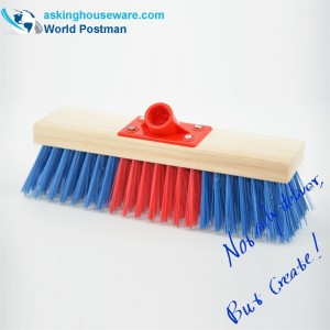 Деревянная щетка с длинной ручкой Akbrand для наружного толкания