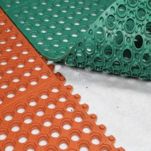 Высококачественный перфорированный мат из натурального каучука для палуб