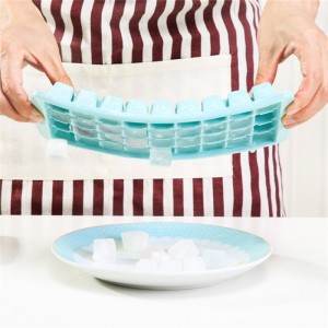 36 квадратных маленьких силиконовых лотков для льда с крышками