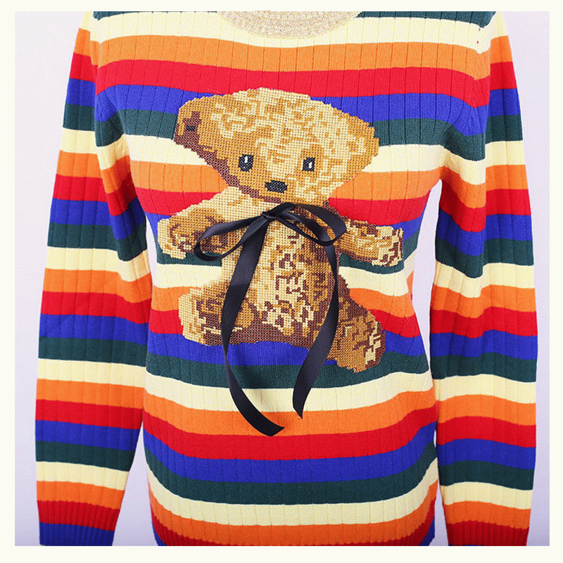 Изготовленная на заказ радуга Intarsia плюшевого медвежонка ODM прокладывает свитер пуловера ткани женщин