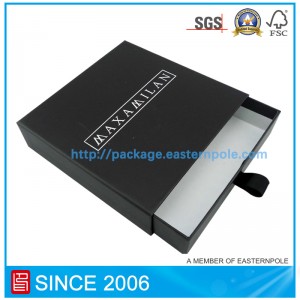 Черная жесткая картонная коробка