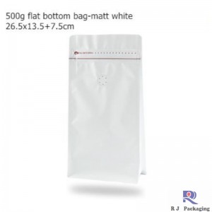 квадратный запечатанный плоскодонный мешок с молнией в кармане, пригоден для питомца или других продуктов питания.