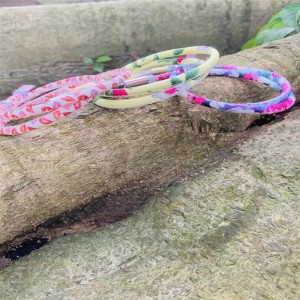 Милая цветочная линия кожаных данных