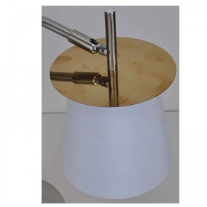 Настольная лампа с тканевым абажуром и декоративным листом