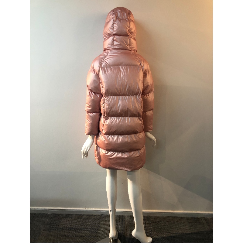 Длинная пуховая куртка дамы в розовом RLWPC0081
