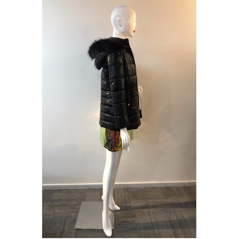 Блестящее пуховое пальто дамы в черном цвете RLWPC0082