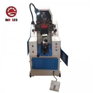 Машина для производства обуви из горячего расплава