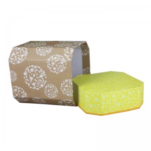 Специальная коробка с крышкой для подарков