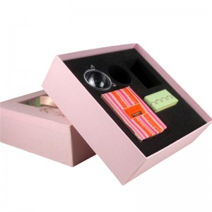 Elegance Tote Box отображает полный набор подарочной чайной еды с ручной подарочной коробкой