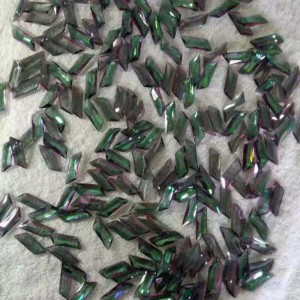 Цвет меняющихся камней синтетическая сутанитовая диаспора