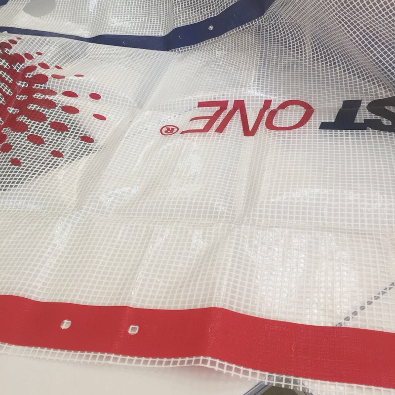 Печать логотипа на брезентовой пленке