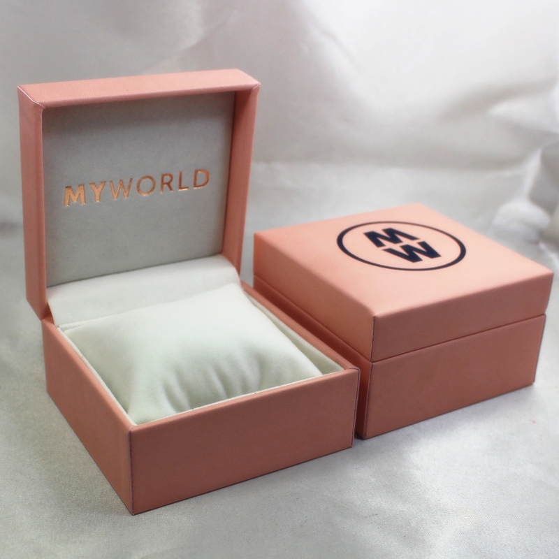 Артикул V-05 Прямоугольный пластиковый кожзаменитель. мм. 100 * 100 * 60, весит около 194 г