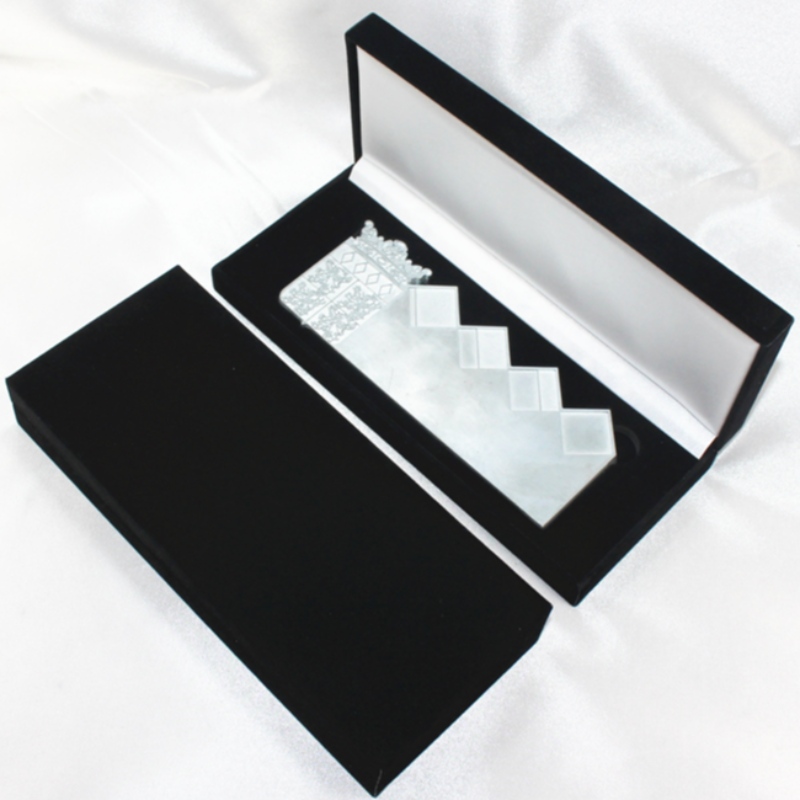 Пункт V - 13 180 * 60 мм более 50 монет, эмблемы, медали ит.д.продукт..202 * 85 * 36, вес около 166г