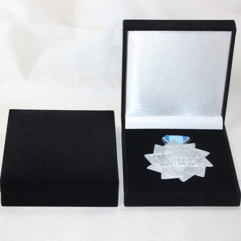 Предмет V-19 квадратный PU Кожаный ящик для монеты 90 * 90 мм, медали, значка и т. Д. Мм. 110 * 125 * 33, весит около 140 г