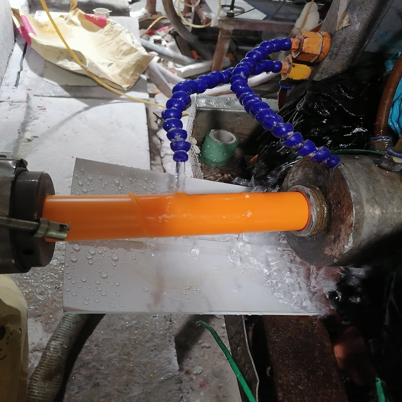 Изготовленные на заказ трубы из ПВХ Экструдированные пластиковые трубы из ПВХ Экспортер жестких пластиковых труб из ПВХ из Китая