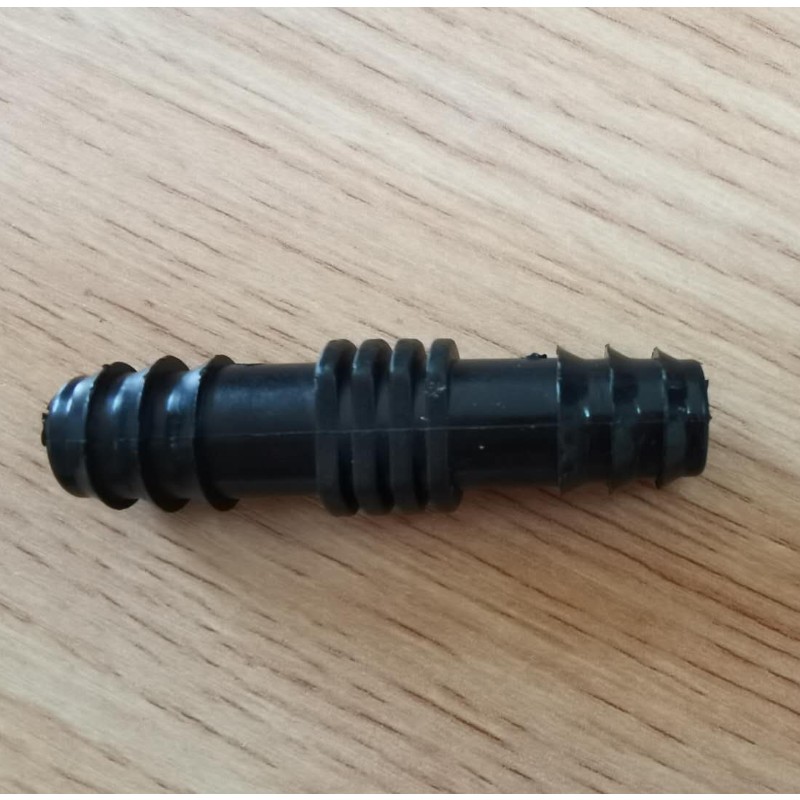 Вставное соединение для капельной трубы из полиэтилена