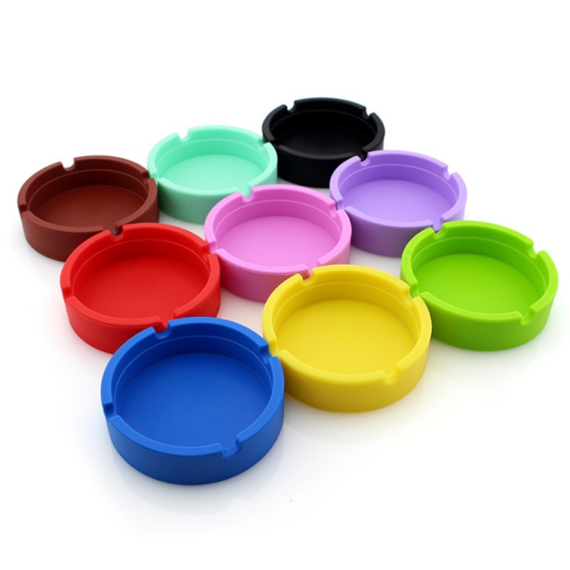 Маленькая круглая пепельница