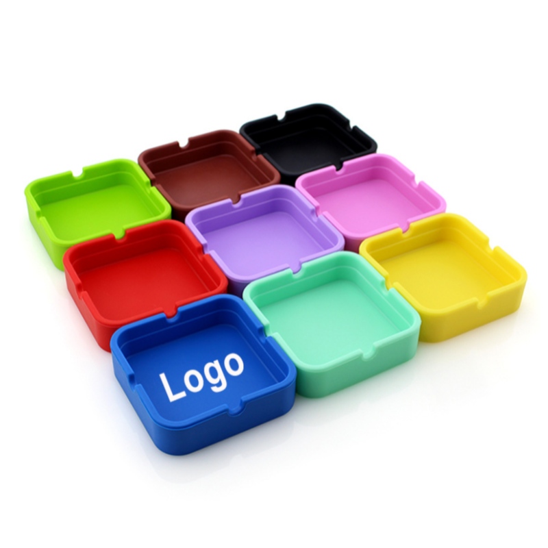 Маленькая квадратная пепельница