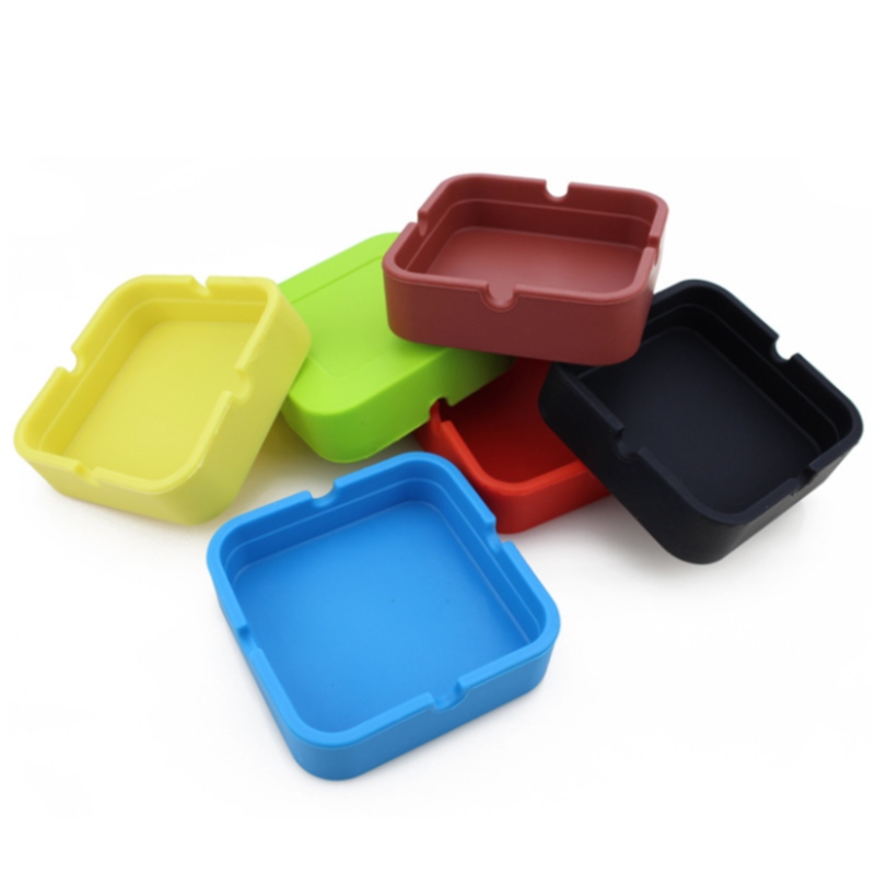 Маленькая квадратная пепельница