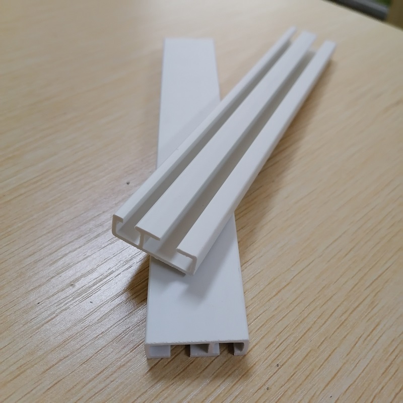 дизайн и изготовление по индивидуальному заказу Жесткий Е-образный профиль дорожки качения из ПВХ для скользящей части занавеса