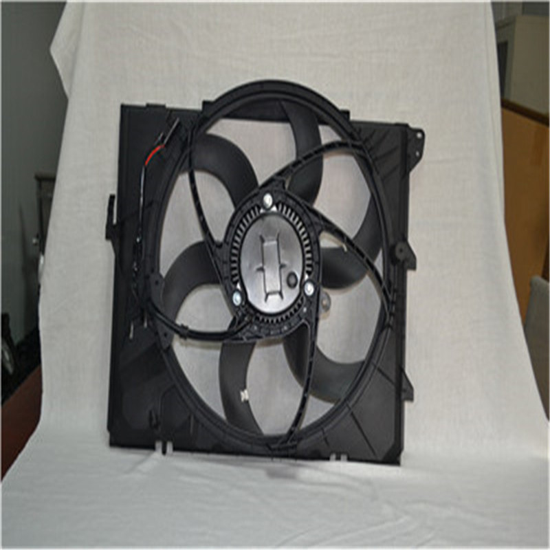 Охлаждающий вентилятор 17117590699 автоматического двигателя электрический 17427523259 для БМВ Э90