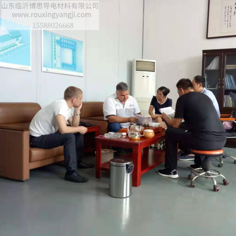 русские клиенты приходят в нашу компанию для бизнеса