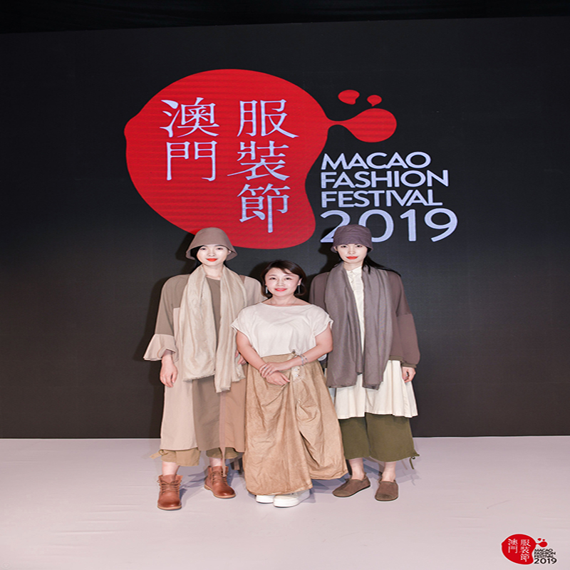 Ретро и элегантные, проверьте блузки, брюки плед, юбку клетки, клетки, элементы пледа никогда не жирные для ношения.