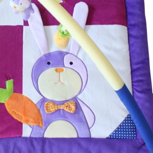 Квадратный игровой коврик - кролик