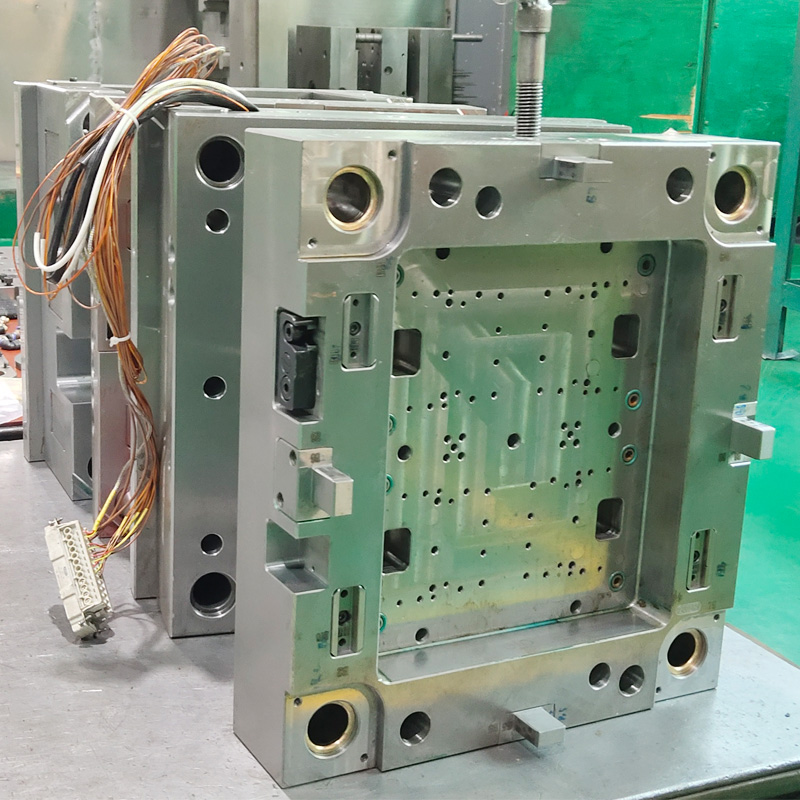 способствовать сокращению масштабов нищеты на рабочих местах