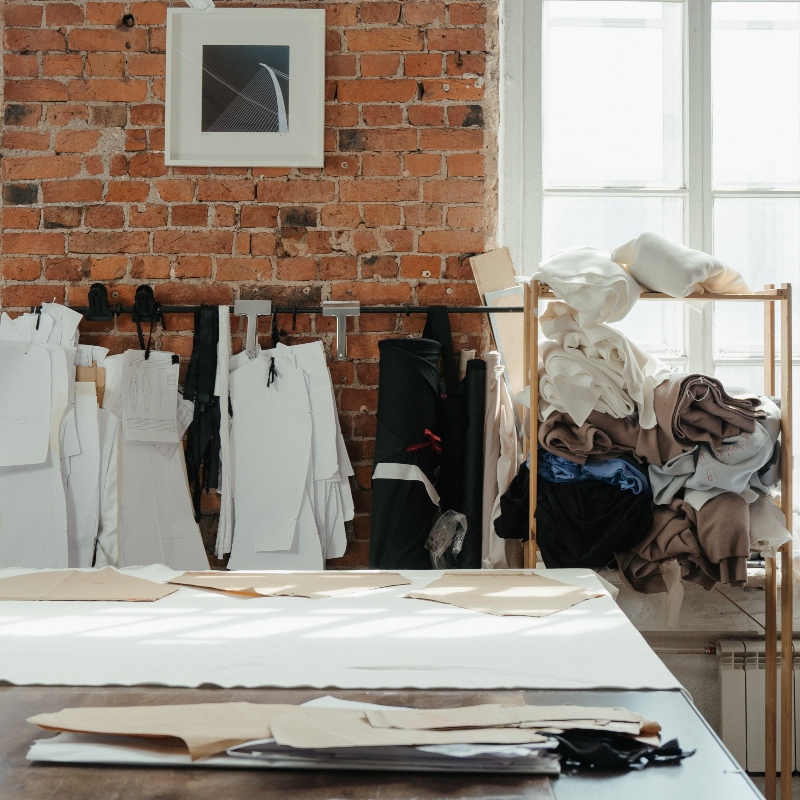 Почему некоторая футболка должна быть сделана из спандекса вместо чистого хлопка?