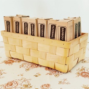 Простые продукты проданы деревянные чип-упаковочные корзины