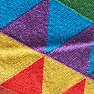 Перерабатывать холст модной сумки