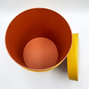 цилиндрическая коробка