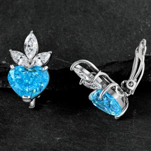 Серьга в форме сердца в форме сердца