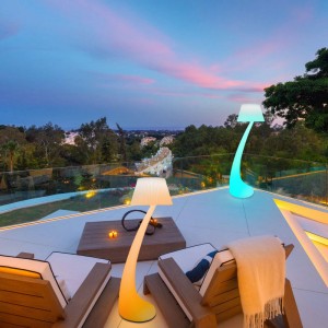 Тримень с пультом дистанционного управления на 132 см в высоту.