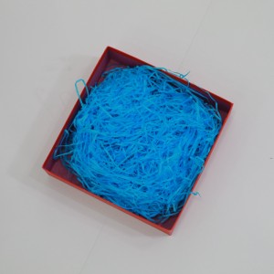 Оптовая высококачественная декоративная рафия измельченная коробка начинка из измельченной бумаги для подарочной коробки Коль