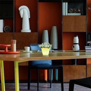 RGB Color Manege Led Led Plant Pot Stable Lamp Touch Control, Современные простые пластиковые цветочные настольные лампы с простым писателем с твердым дере...