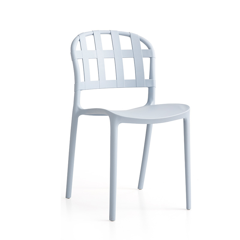 Современное пластиковое кресло -кресло с непосредственной фиксированной спинкой.