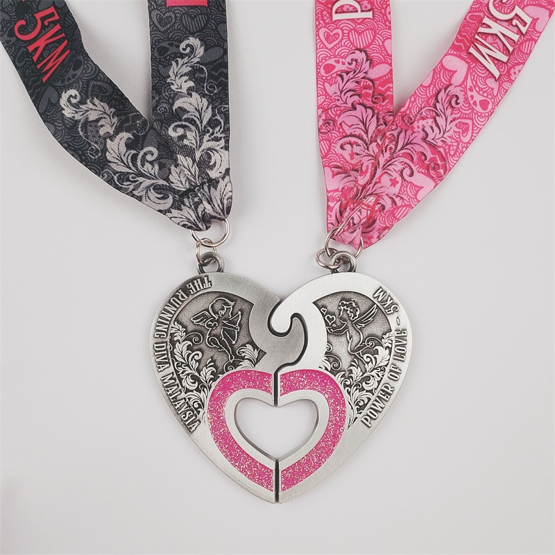 Прекрасная дизайн сердца литье медали Цвет 3D Эмалевые медали настраиваемые наклейки с печатными медалями