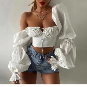 Женщины на баллонную рукав квадратную шею с низкой нарезанной футболкой