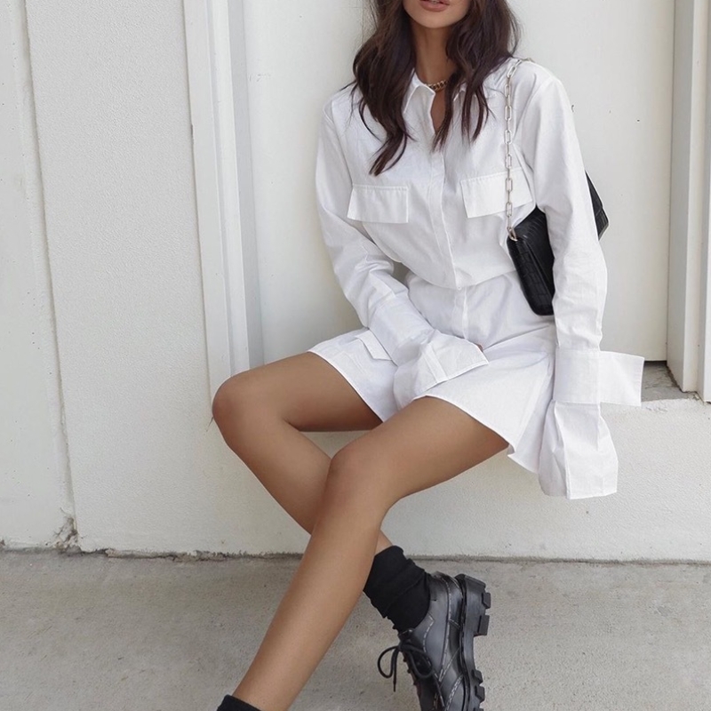 Французское белое платье с талией и манжетами и длинными вкладками для женщин 2023 Новая дизайн талия и сплошной юбки с длинными ру...