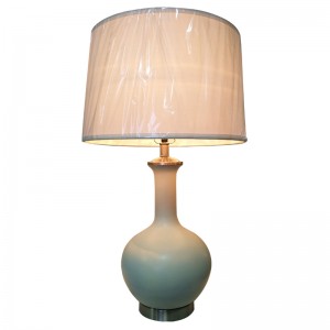 Homewood Suites Hotel Rable Lamp с заклеенчиком из слоновой кости корпус в гостинице в отеле.