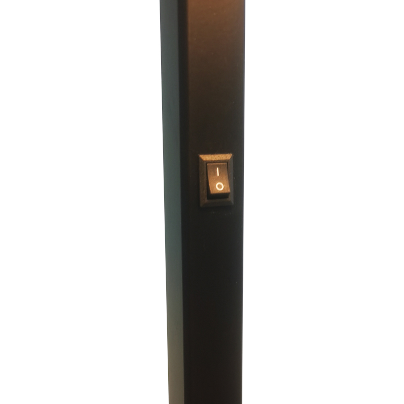 Диван отеля Waterwalk рядом с наемным торцем с матовой черной отделкой в ​​гостях