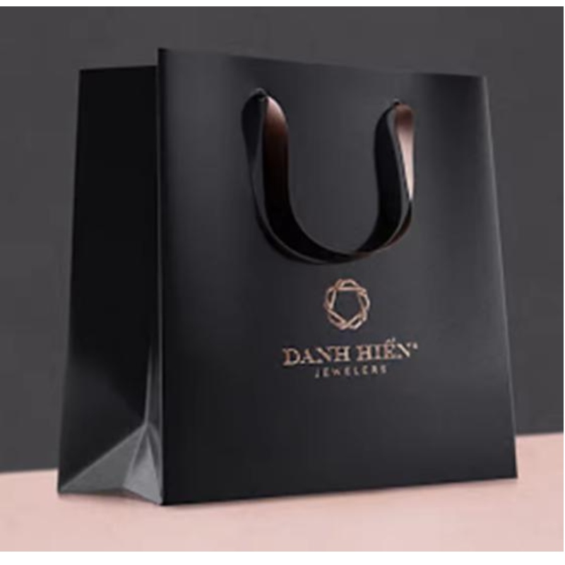 Индивидуальная фирменная логотип Роскошная черная бумага Упаковка подарки подарки для покупок папная мешка