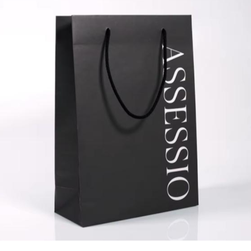 Индивидуальная фирменная логотип Роскошная черная бумага Упаковка подарки подарки для покупок папная мешка